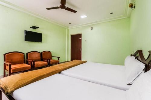 iroomz akhil residency