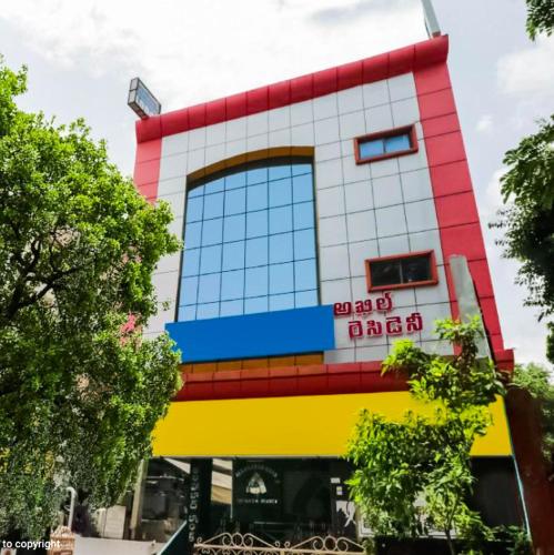 iroomz akhil residency