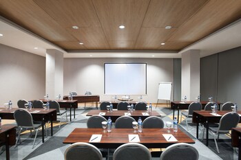 la lucia boutique hotel by prasanthi