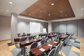 la lucia boutique hotel by prasanthi