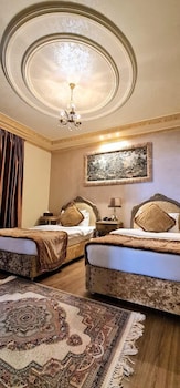 q hotel
