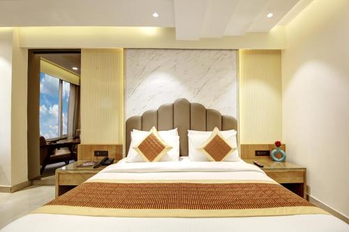 hotel krishna plaza