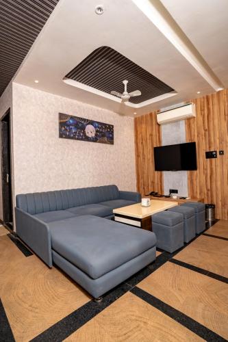 hotel sawamani and restaurant