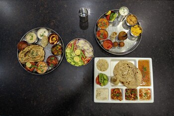 hotel sawamani and restaurant