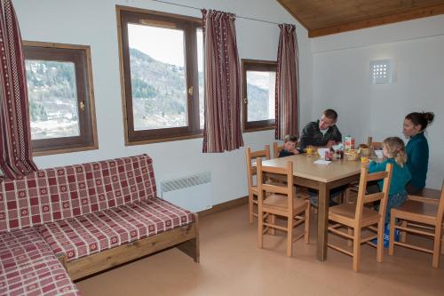 village vacances de valmeinier les angeliers
