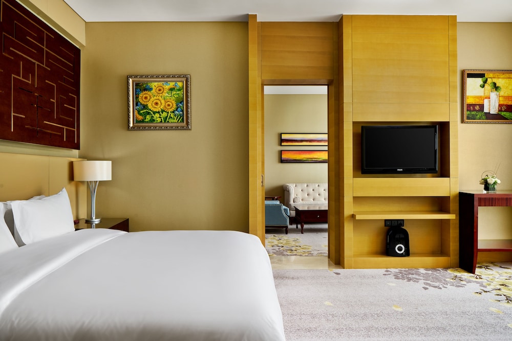 crowne plaza ordos by ihg