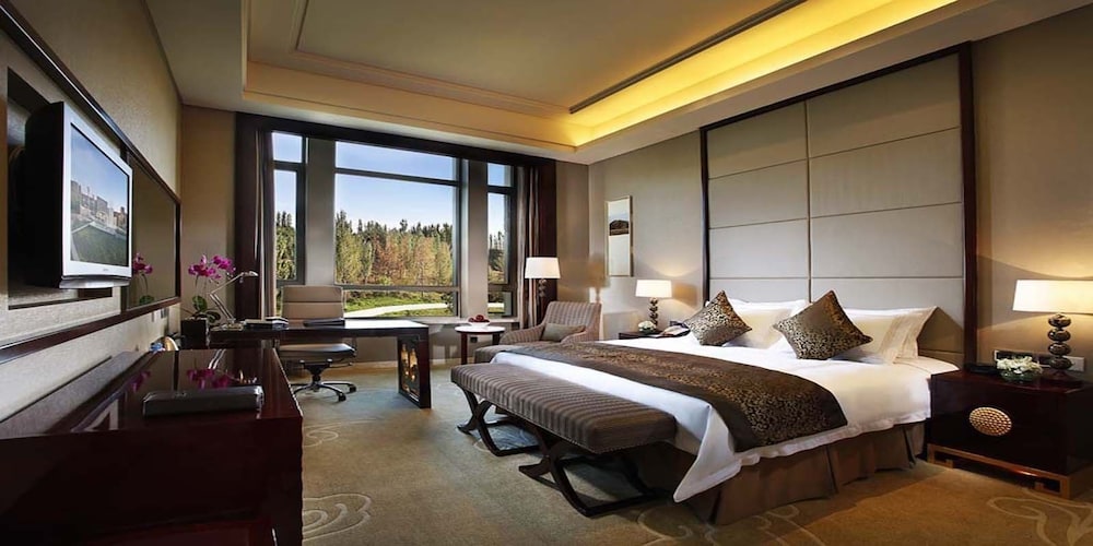 crowne plaza ordos by ihg