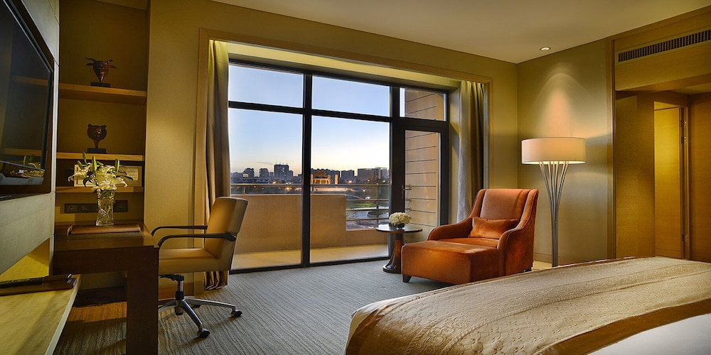 crowne plaza ordos by ihg