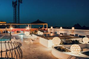 Desert Moon,Cairo>>6Th Of October City,3 star