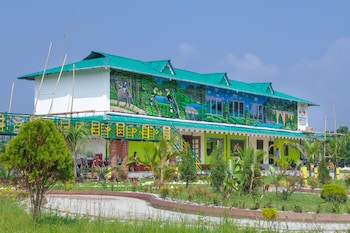 resort trimurti