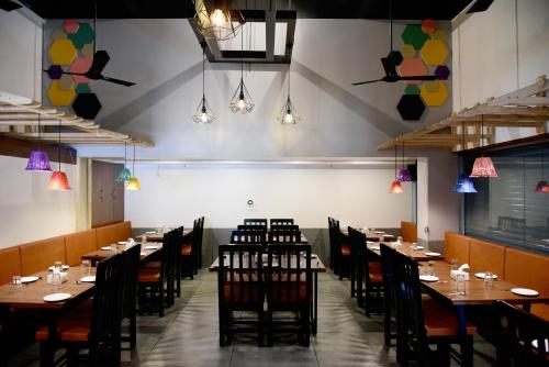 hotel pushpak satara