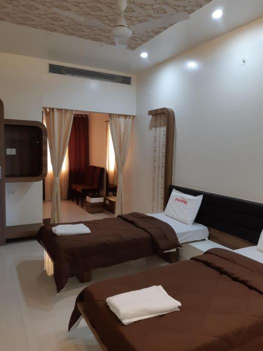 hotel pushpak satara