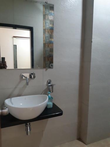 hotel pushpak satara