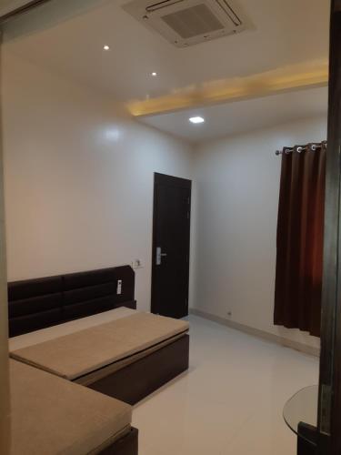 hotel pushpak satara