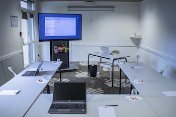 ibis rennes cesson