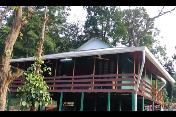 hill valley farm house