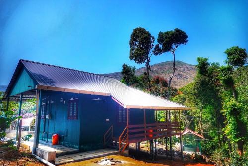 Hill Valley Farm House,,3 star