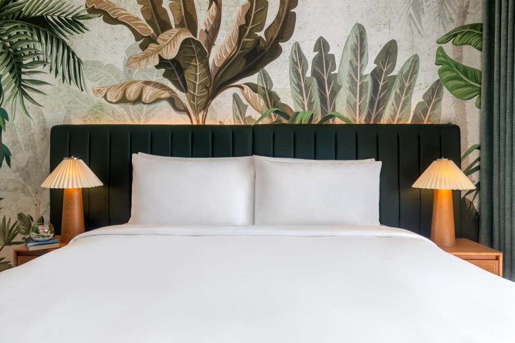 yas plaza mangroves by ihg
