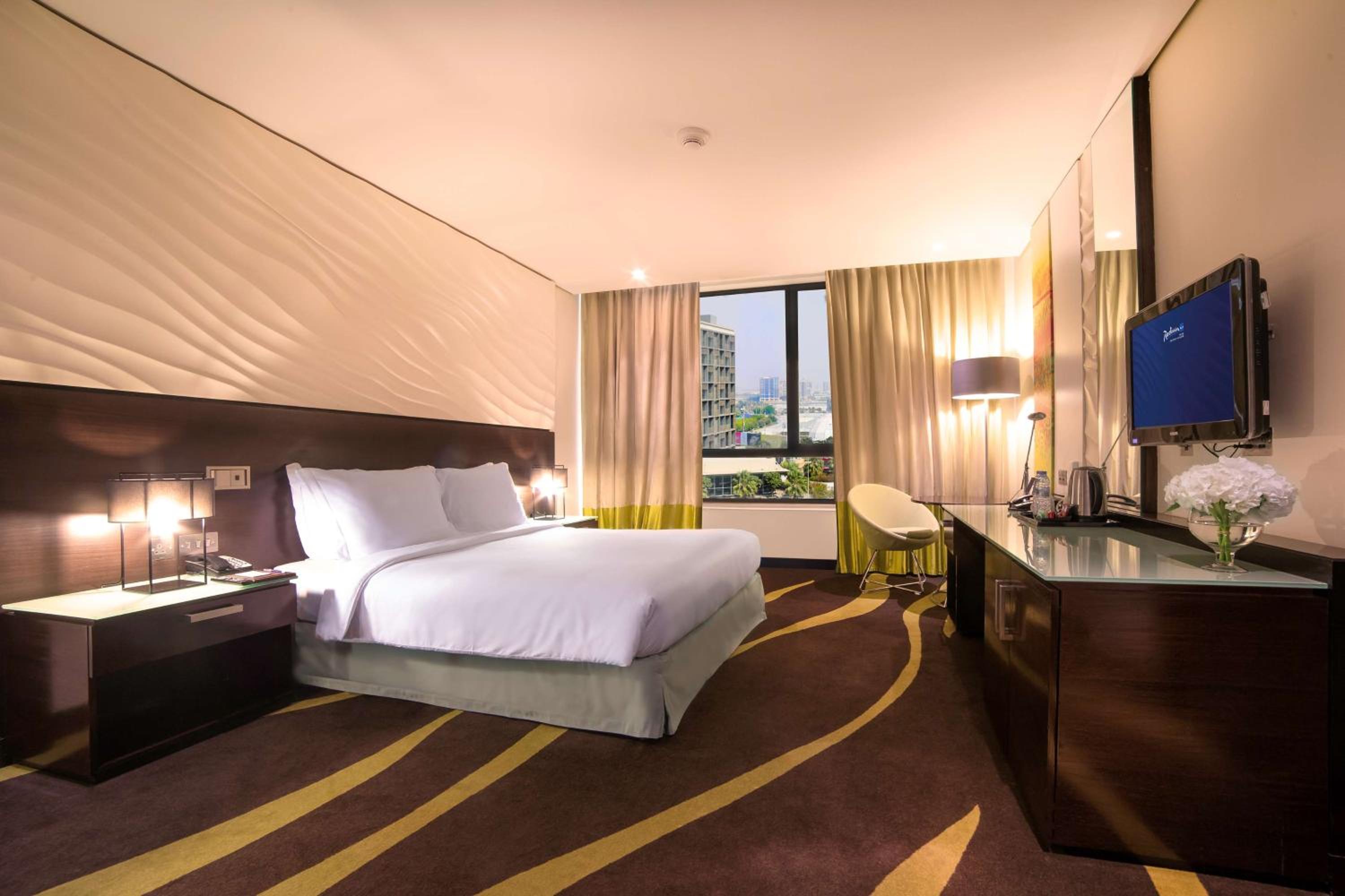 yas plaza mangroves by ihg