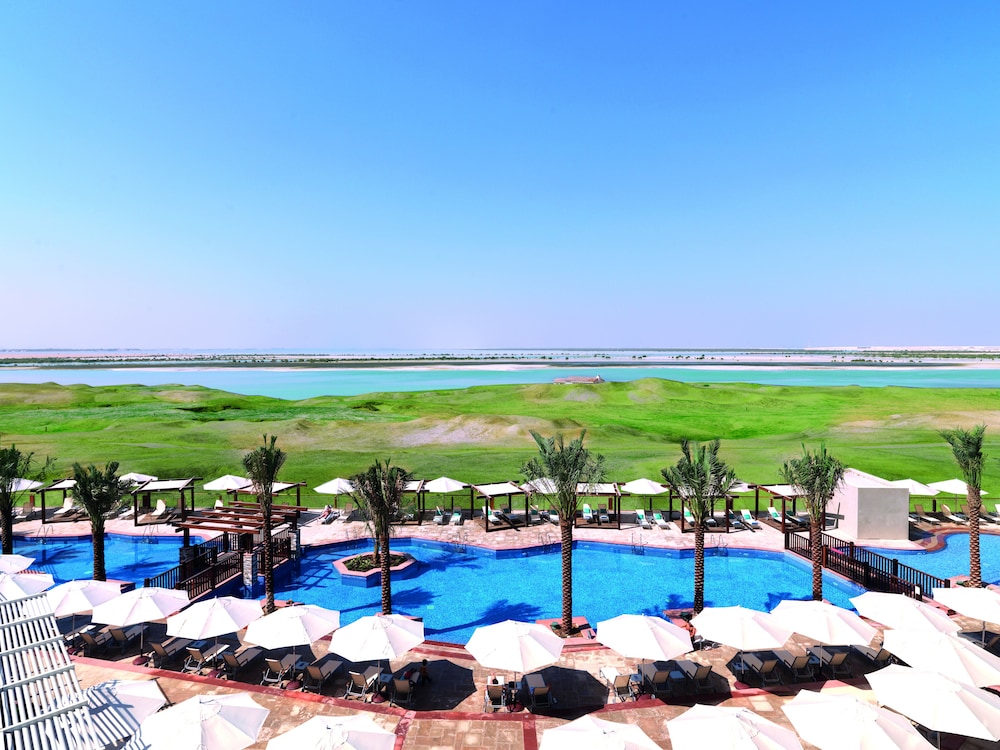 yas plaza mangroves by ihg