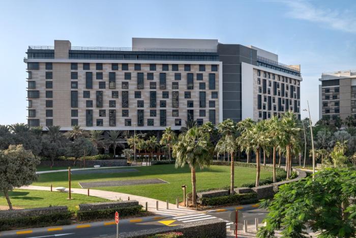 yas plaza mangroves by ihg