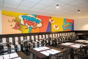 casual pop art hotel