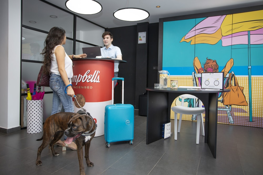 casual pop art hotel