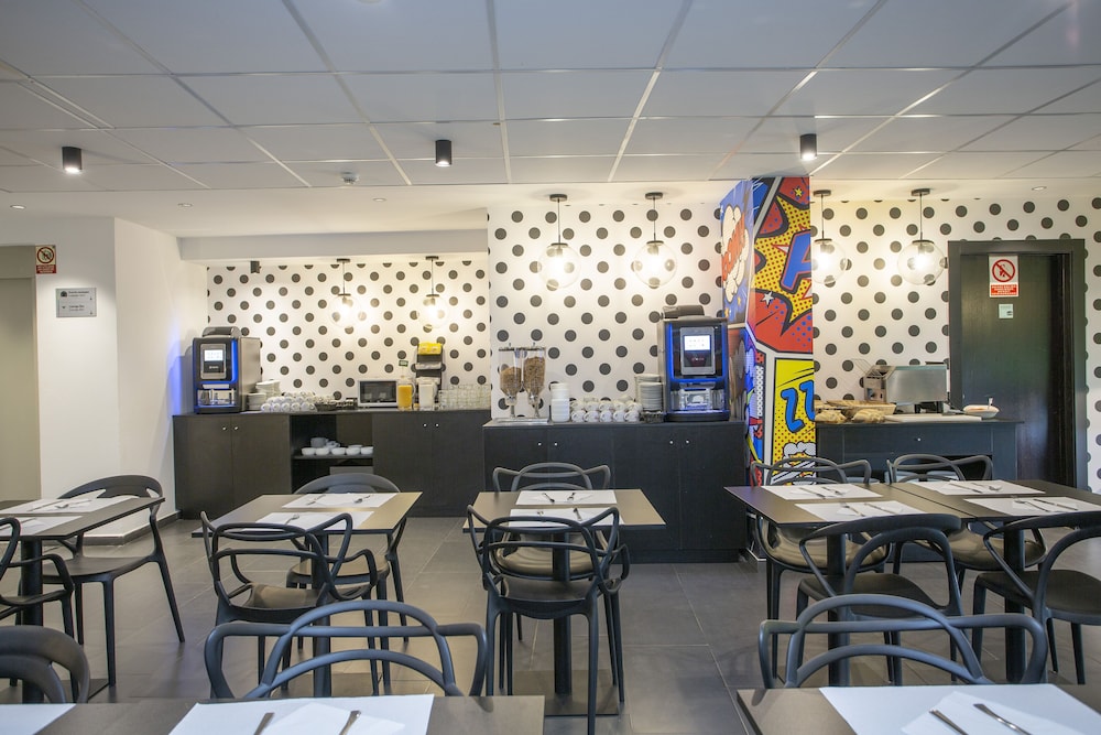 casual pop art hotel