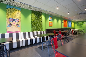 casual pop art hotel