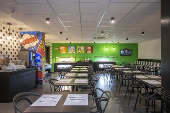 casual pop art hotel