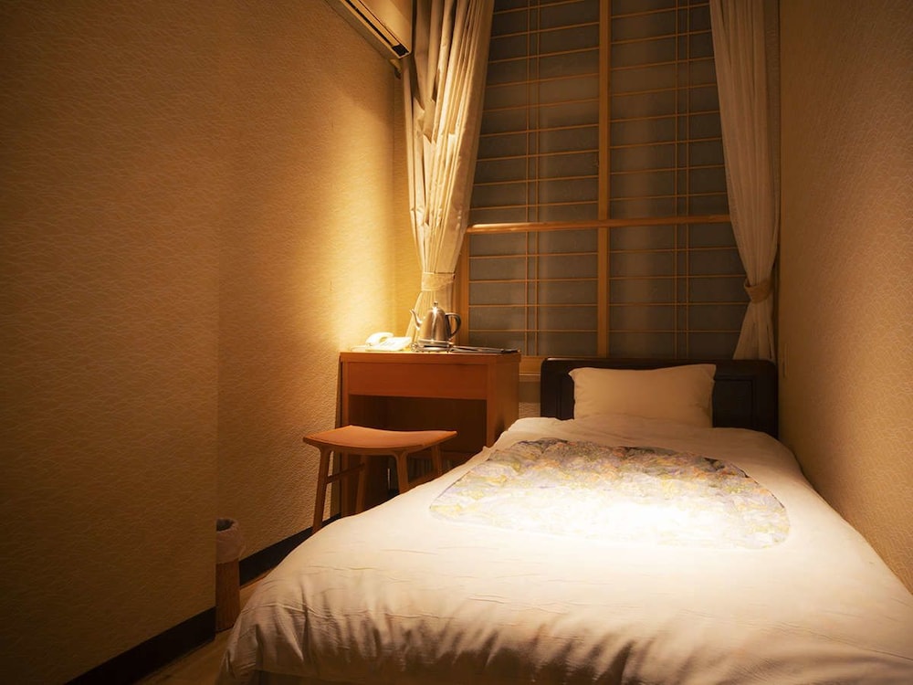aizu higashiyama onsen tsuki no akari