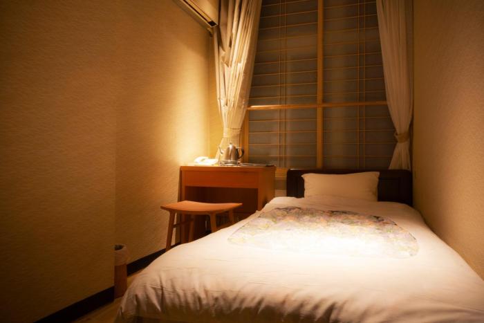 aizu higashiyama onsen tsuki no akari