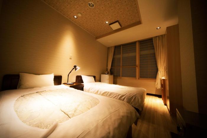 aizu higashiyama onsen tsuki no akari