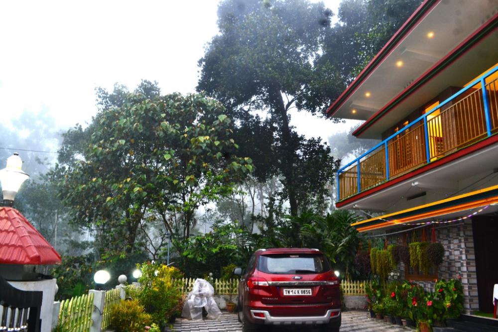 arabian nights munnar