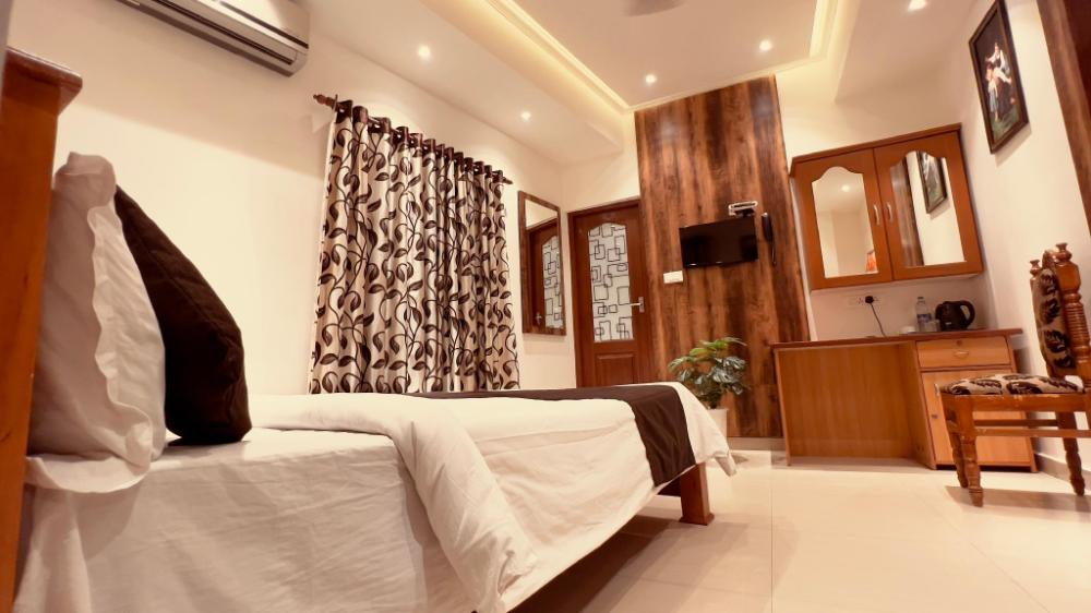 thayamkerys royal inn