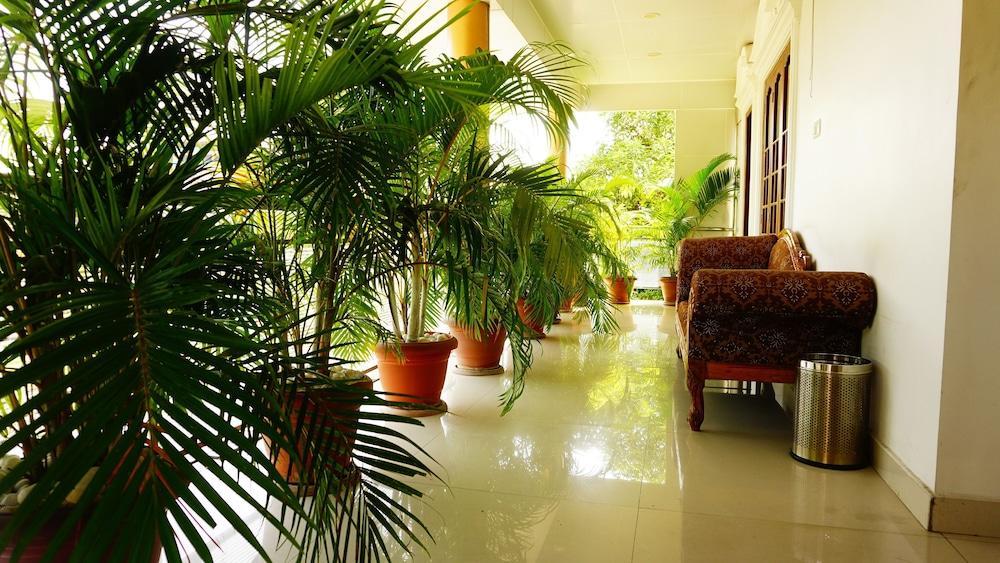 thayamkerys royal inn