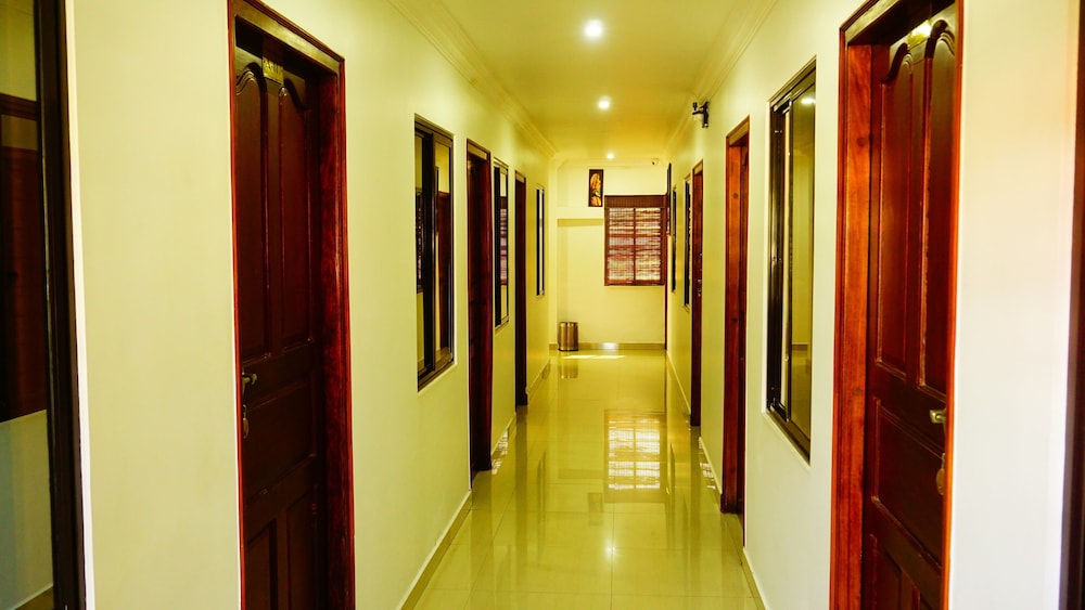 thayamkerys royal inn