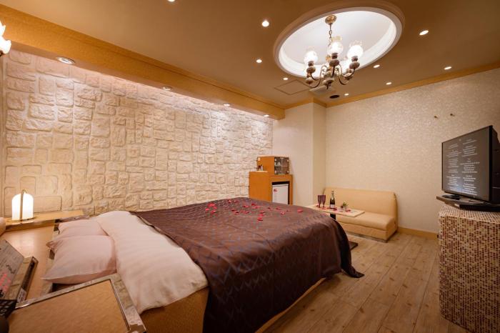 hotel metro adult only