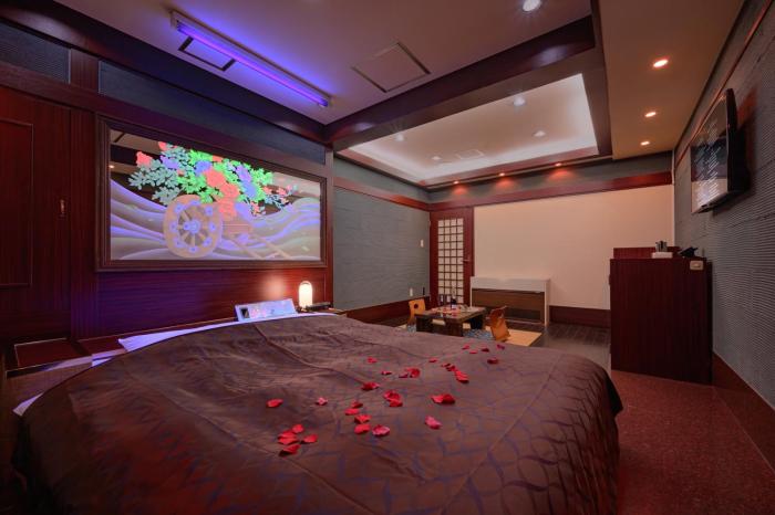 hotel metro adult only