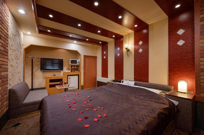 hotel metro adult only