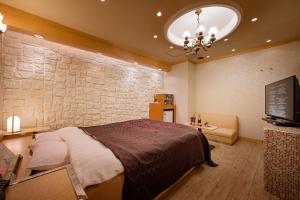 hotel metro adult only