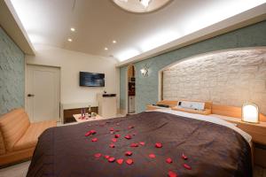 hotel metro adult only