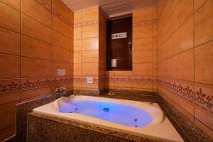 hotel metro adult only