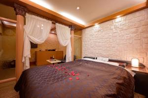 hotel metro adult only