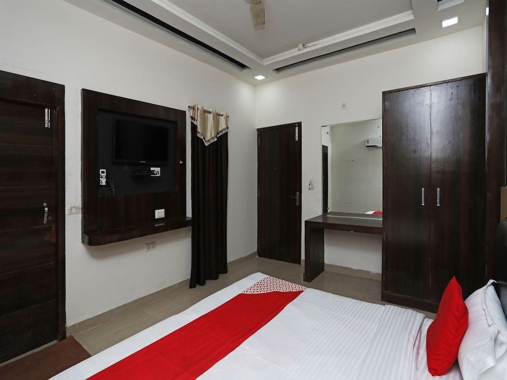 hotel vanya palace by wb inn