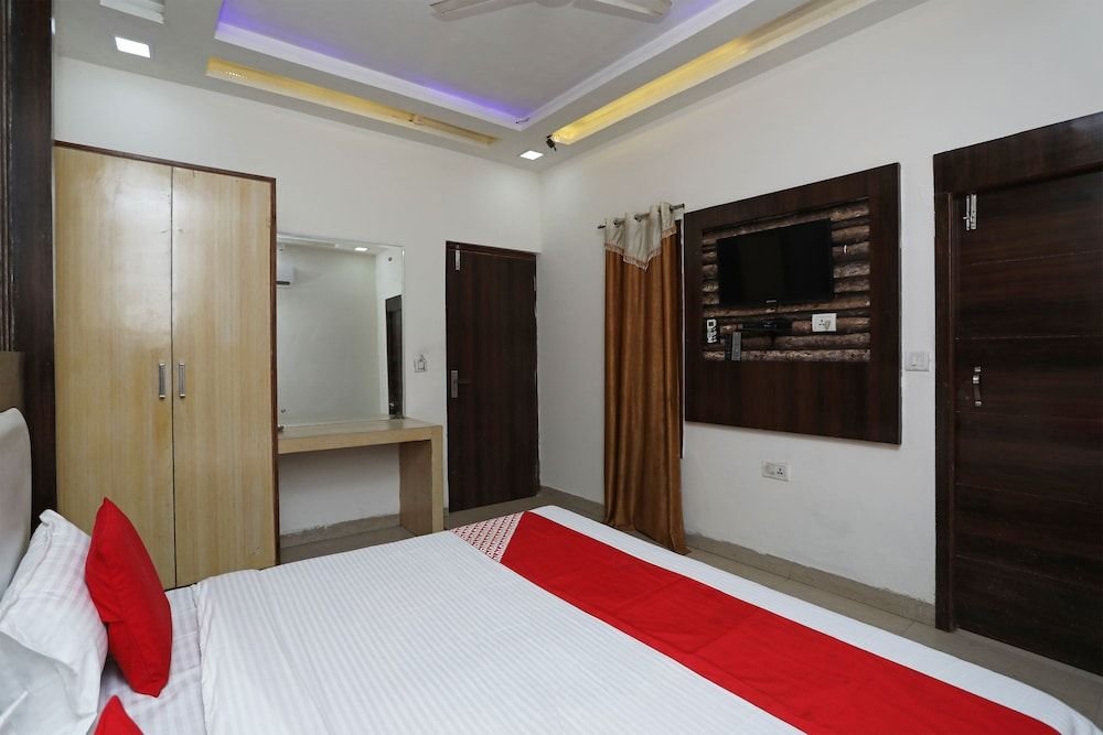 hotel vanya palace by wb inn