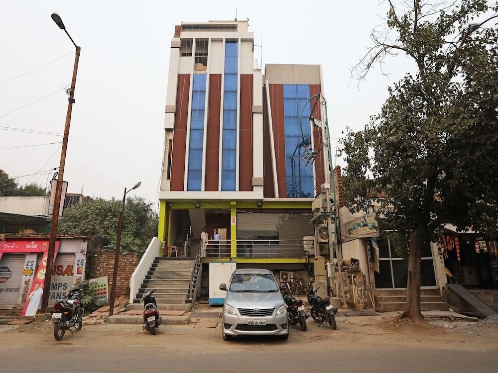 Hotel Vanya Palace By Wb Inn,Belanganj>>Agra,3 star