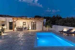 golden sand villas