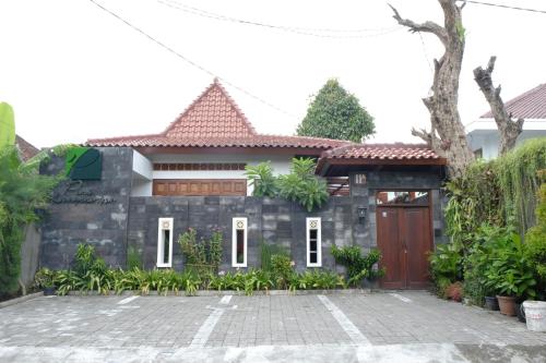 puri langenarjan guest house