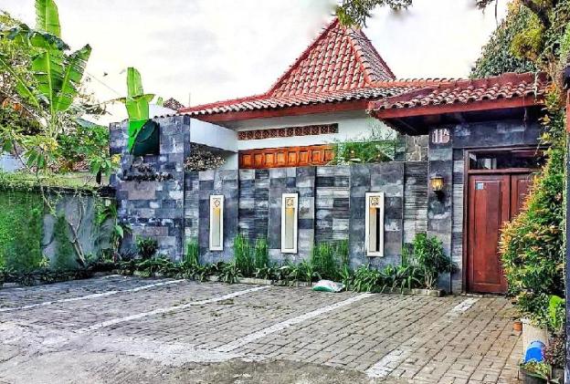 puri langenarjan guest house